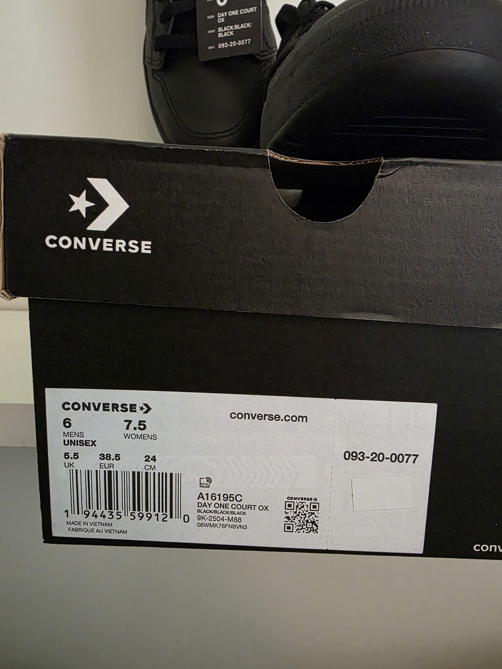 Converse Men's Black Low-Top Sneakers - Picture 2 of 6